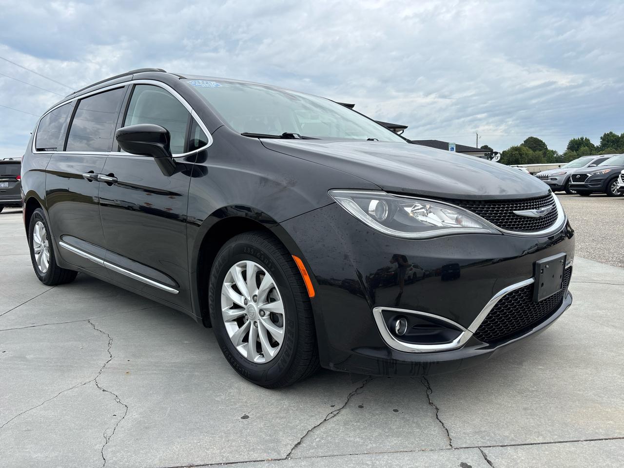 Chrysler Pacifica Touring-L FWD 2017