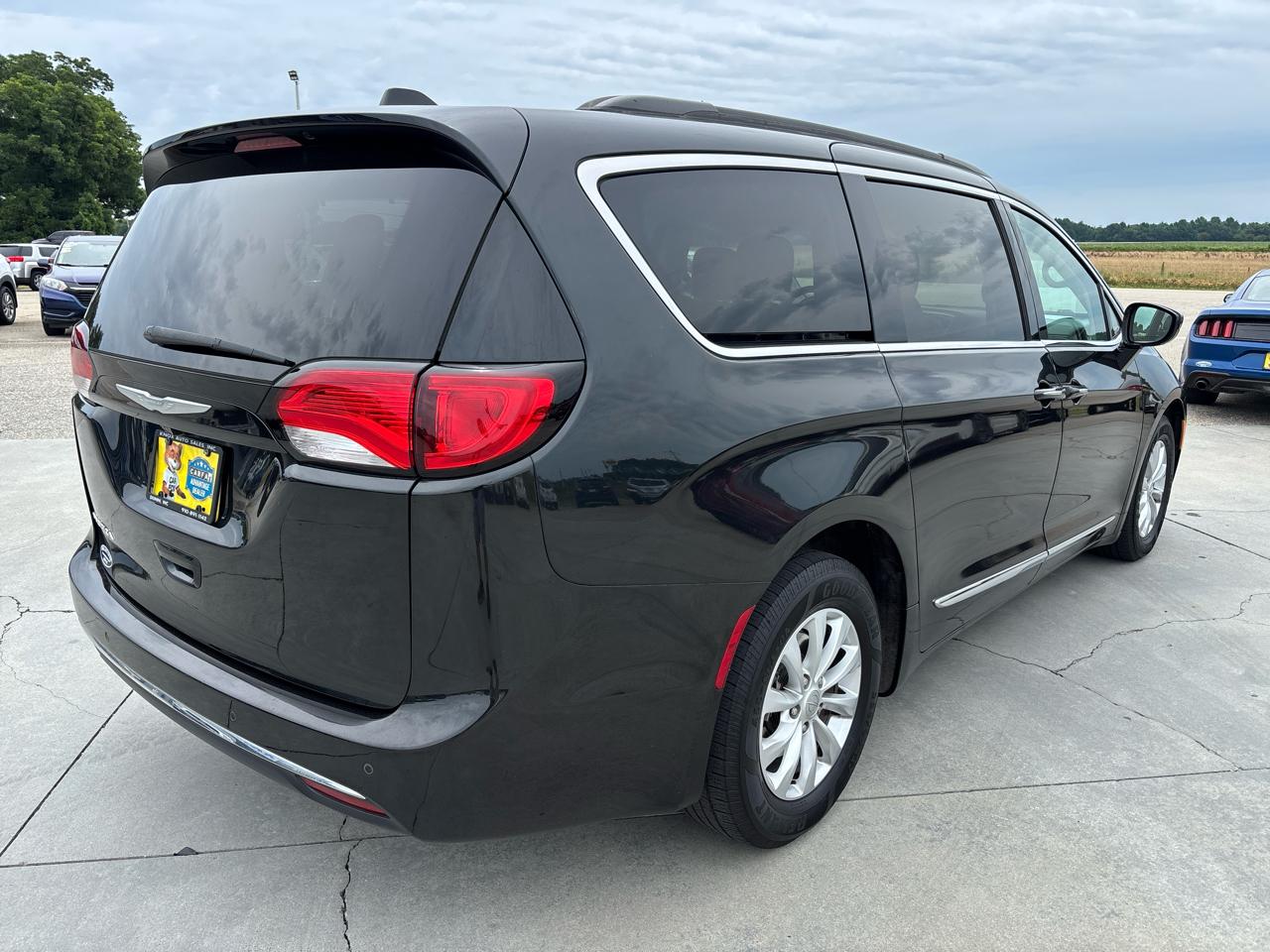 Chrysler Pacifica Touring-L FWD 2017