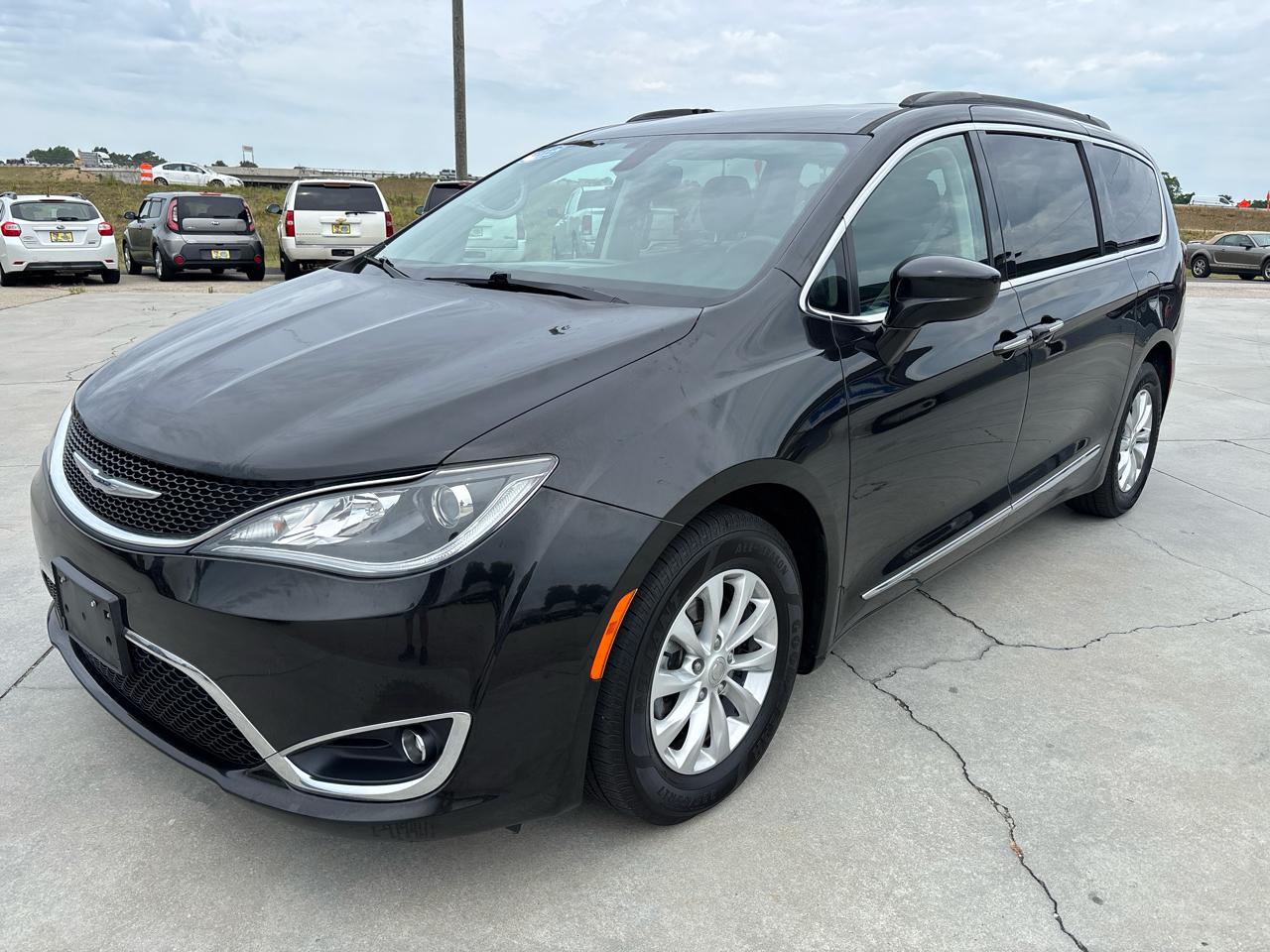 Chrysler Pacifica Touring-L FWD 2017