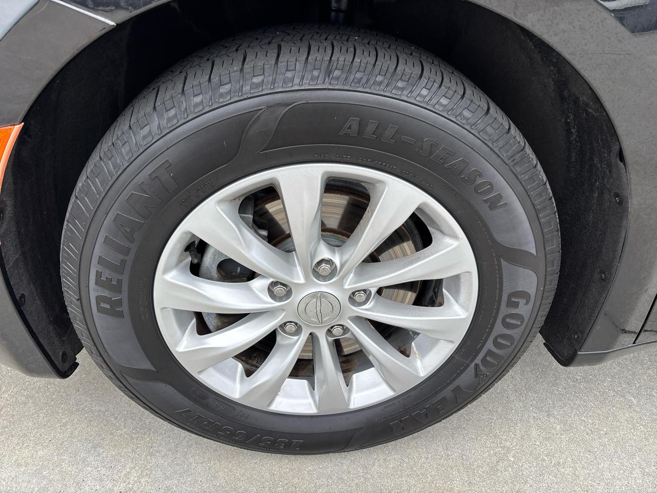 Chrysler Pacifica Touring-L FWD 2017