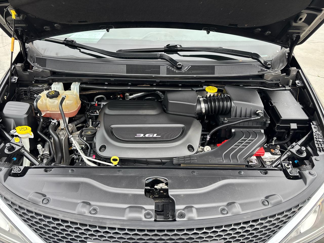 Chrysler Pacifica Touring-L FWD 2017