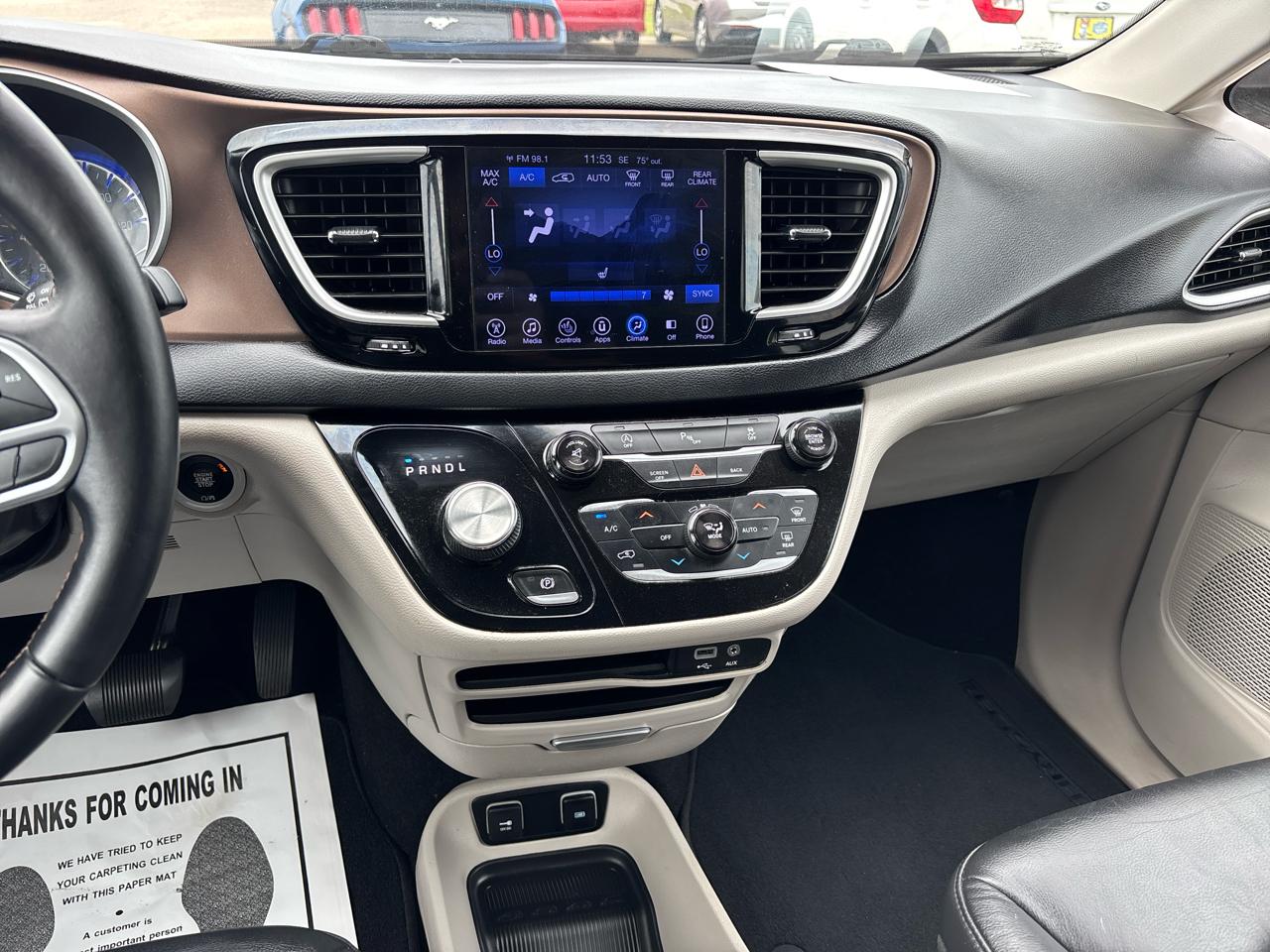 Chrysler Pacifica Touring-L FWD 2017