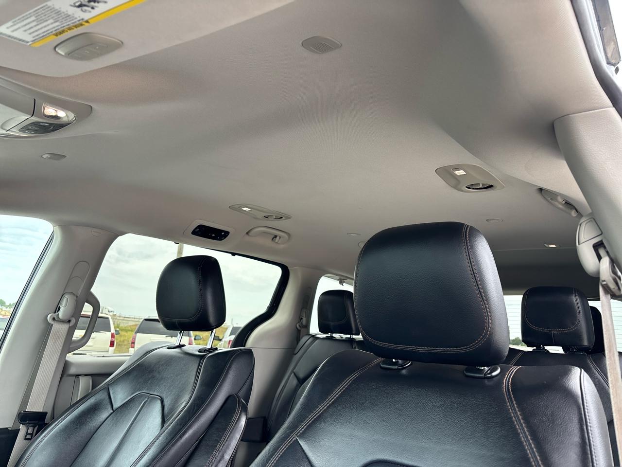 Chrysler Pacifica Touring-L FWD 2017