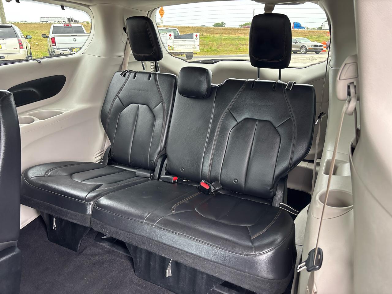 Chrysler Pacifica Touring-L FWD 2017