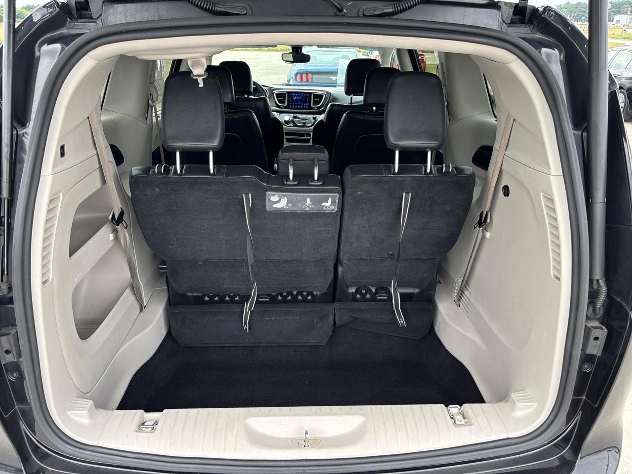 Chrysler Pacifica Touring-L FWD 2017