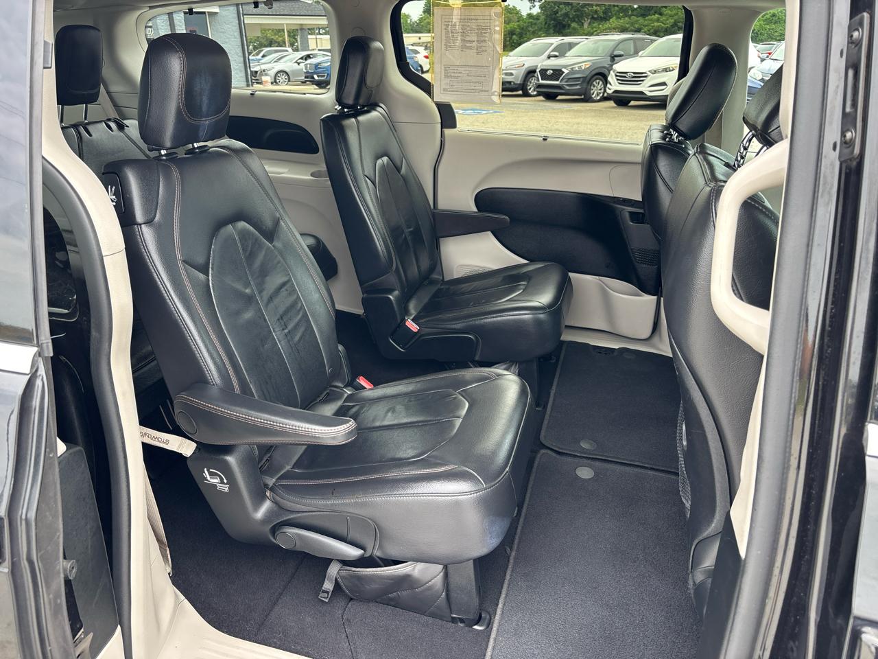 Chrysler Pacifica Touring-L FWD 2017