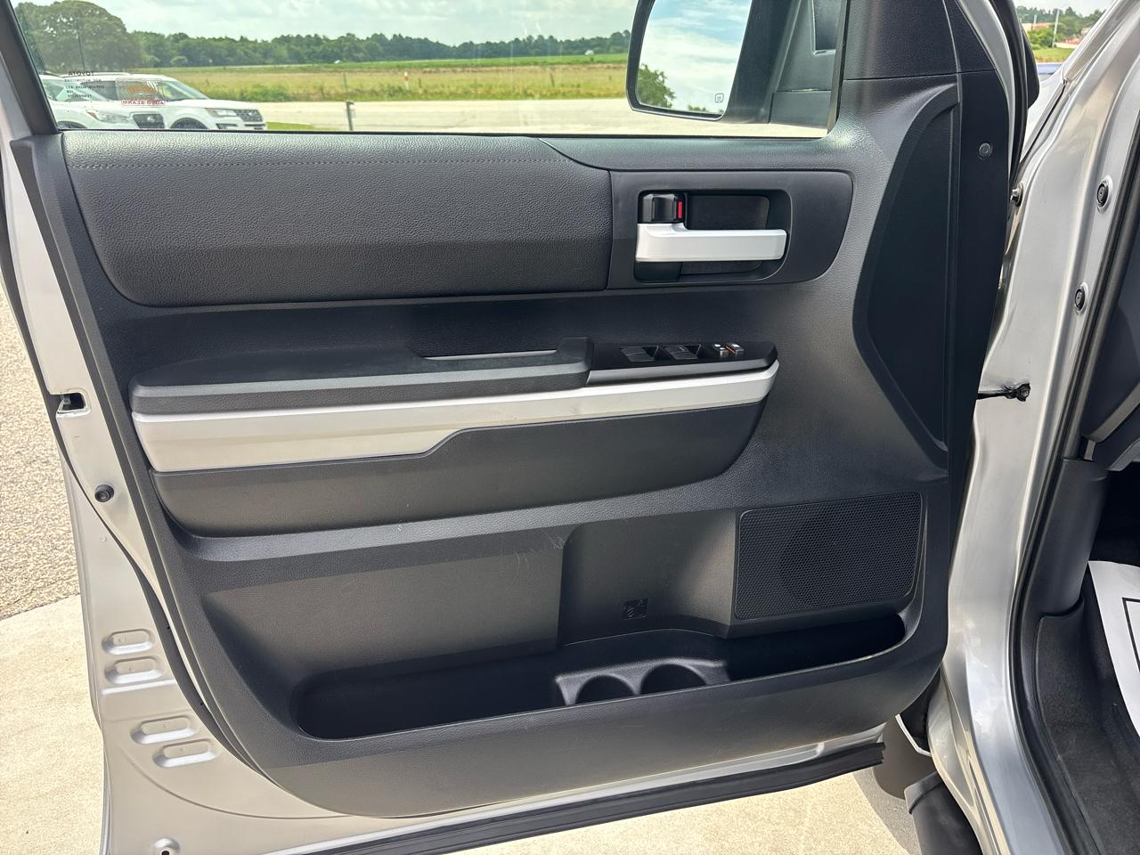 Toyota Tundra 4WD SR5 CrewMax 5.5' Bed 5.7L FFV (Natl) 2019