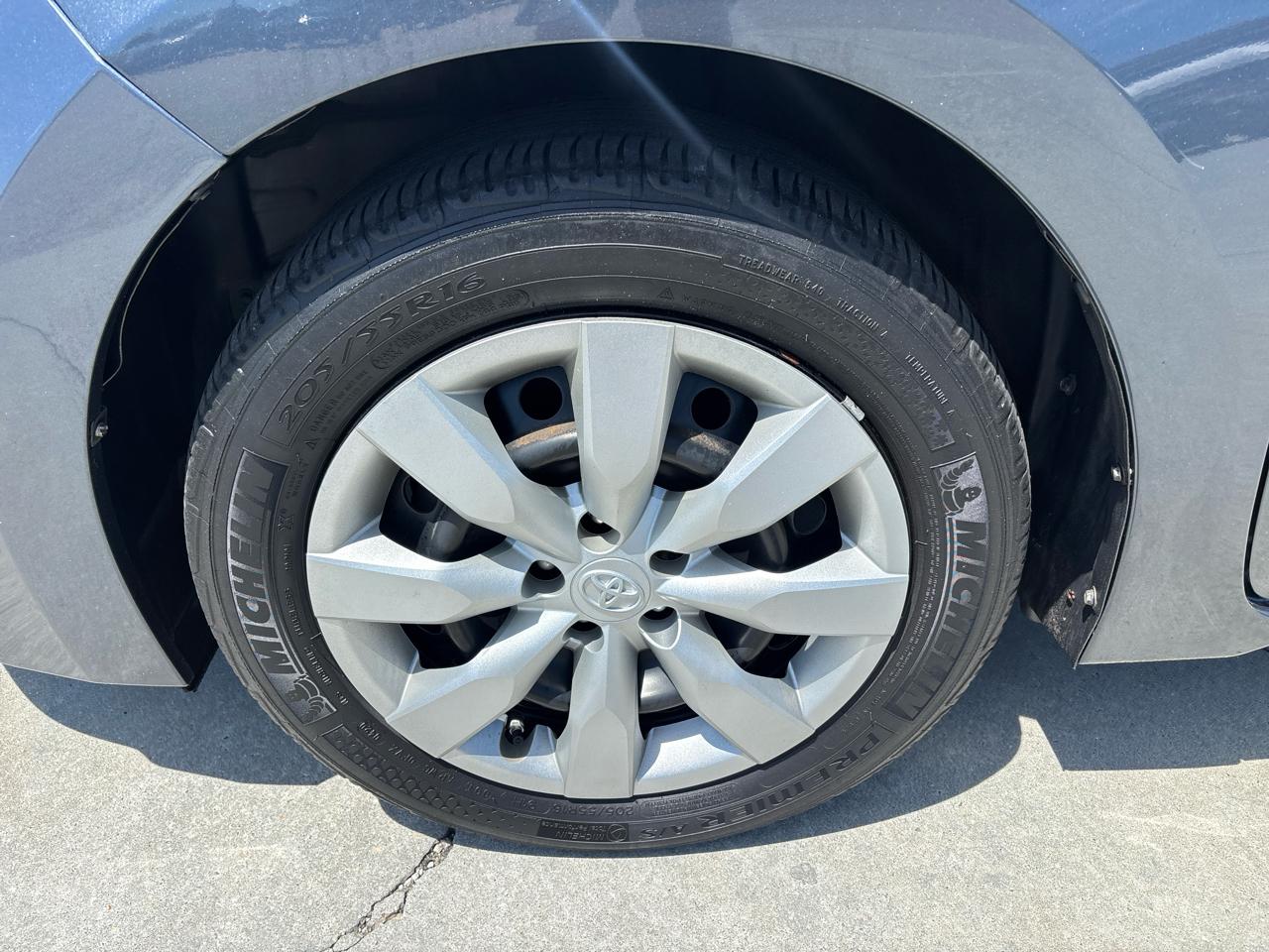 Toyota Corolla 4dr Sdn CVT LE (Natl) 2016