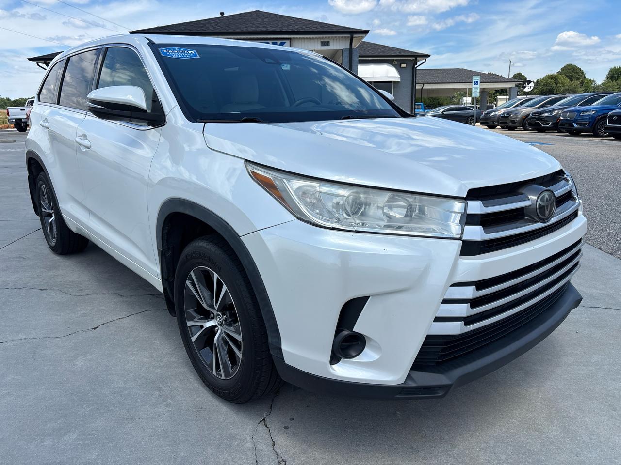 Toyota Highlander LE V6 AWD (Natl) 2018