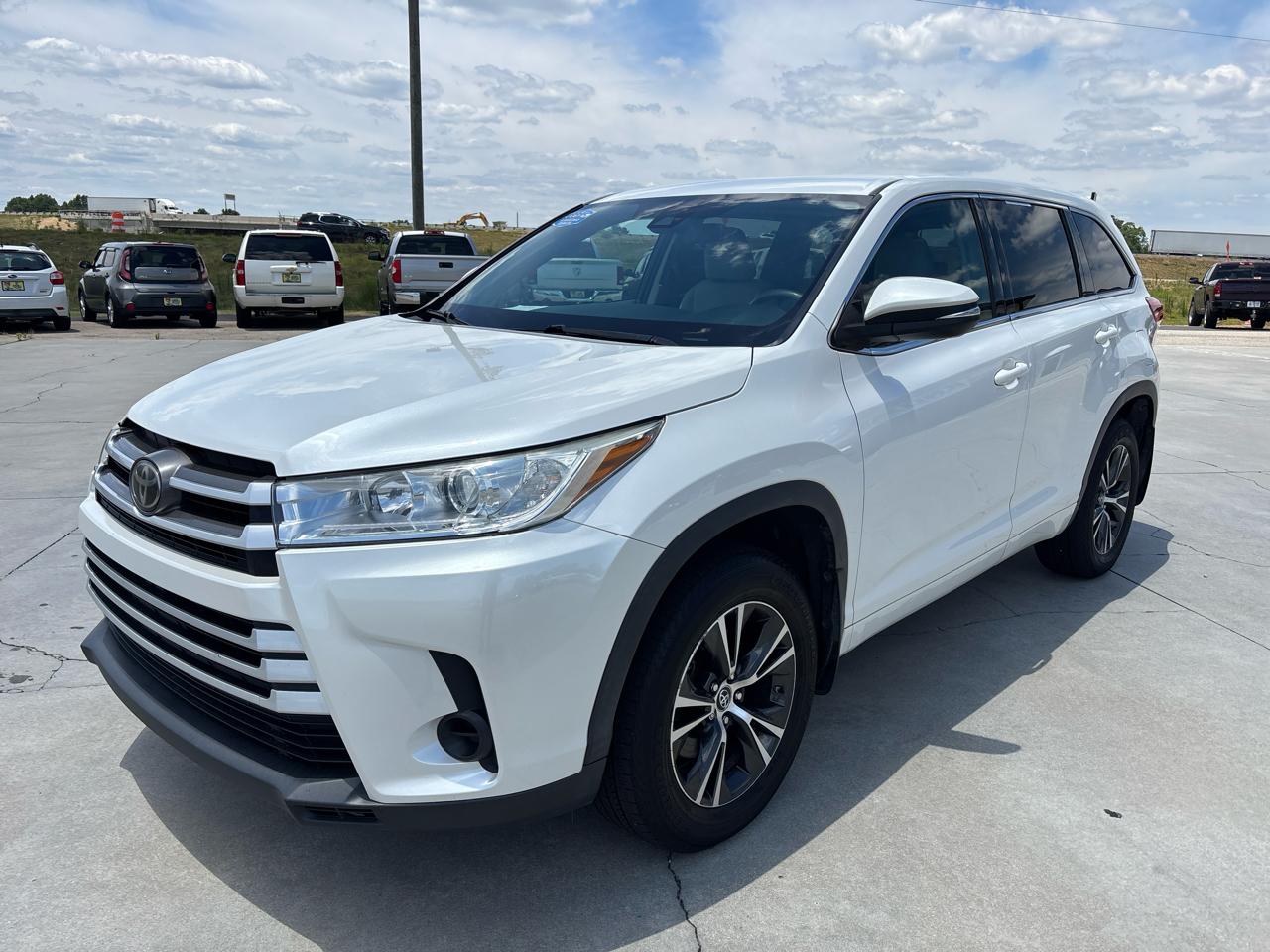 Toyota Highlander LE V6 AWD (Natl) 2018