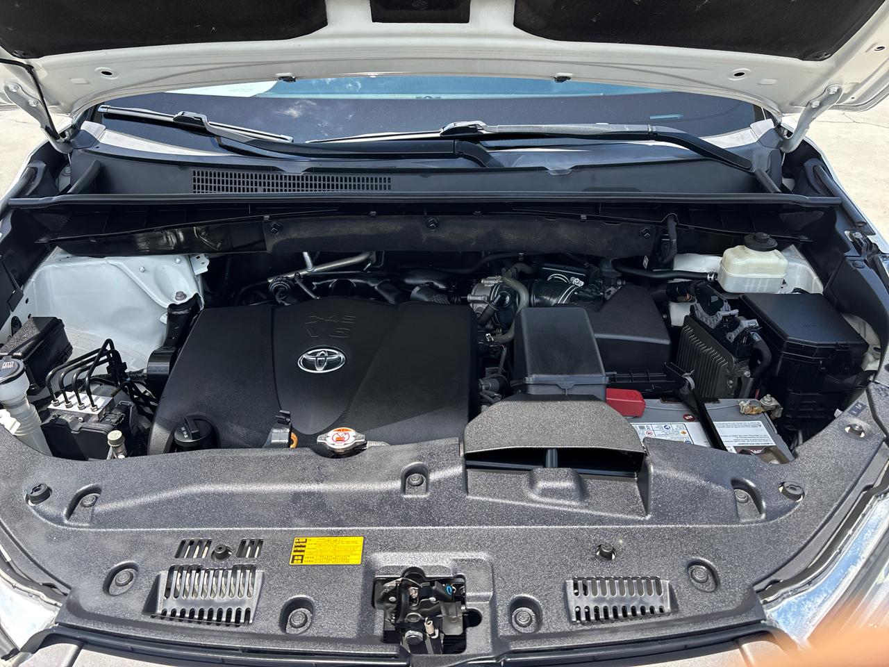 Toyota Highlander LE V6 AWD (Natl) 2018