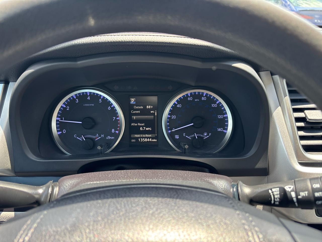 Toyota Highlander LE V6 AWD (Natl) 2018