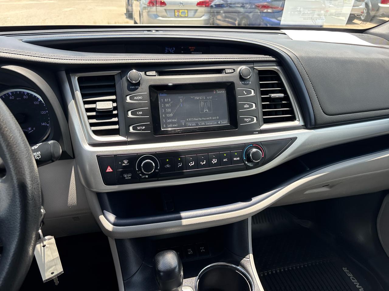 Toyota Highlander LE V6 AWD (Natl) 2018