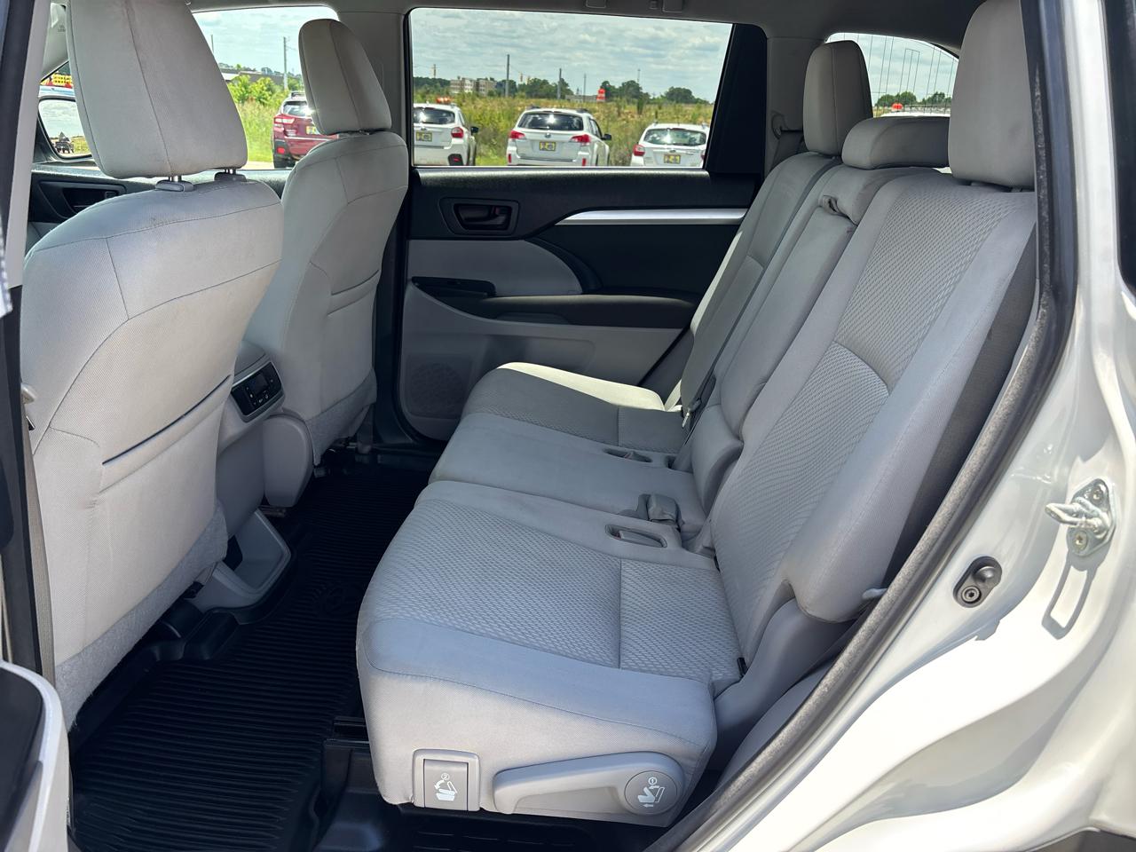 Toyota Highlander LE V6 AWD (Natl) 2018