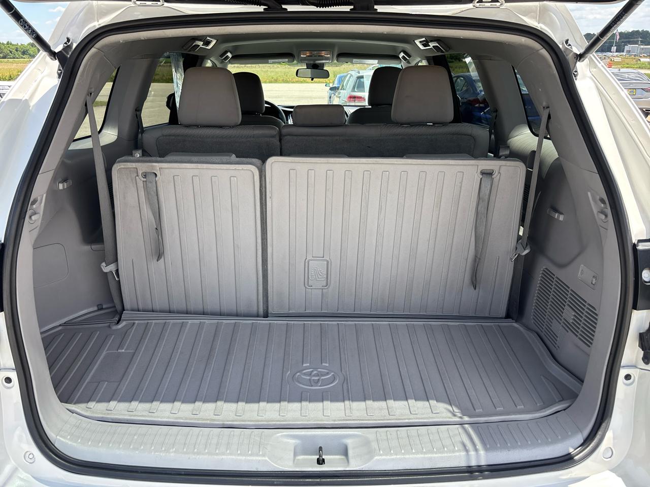 Toyota Highlander LE V6 AWD (Natl) 2018