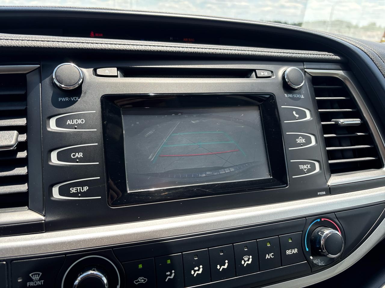 Toyota Highlander LE V6 AWD (Natl) 2018