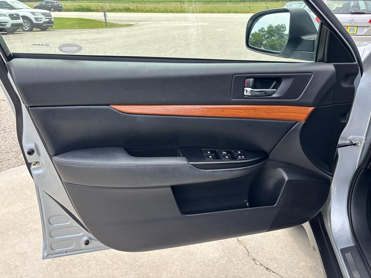 Subaru Outback 2.5i Limited Wagon 2014