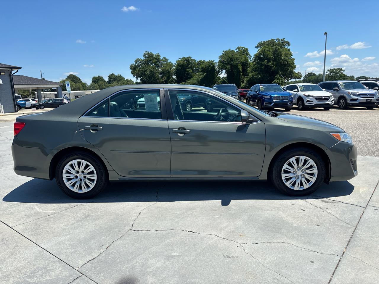 Toyota Camry LE 4D Sedan 2014