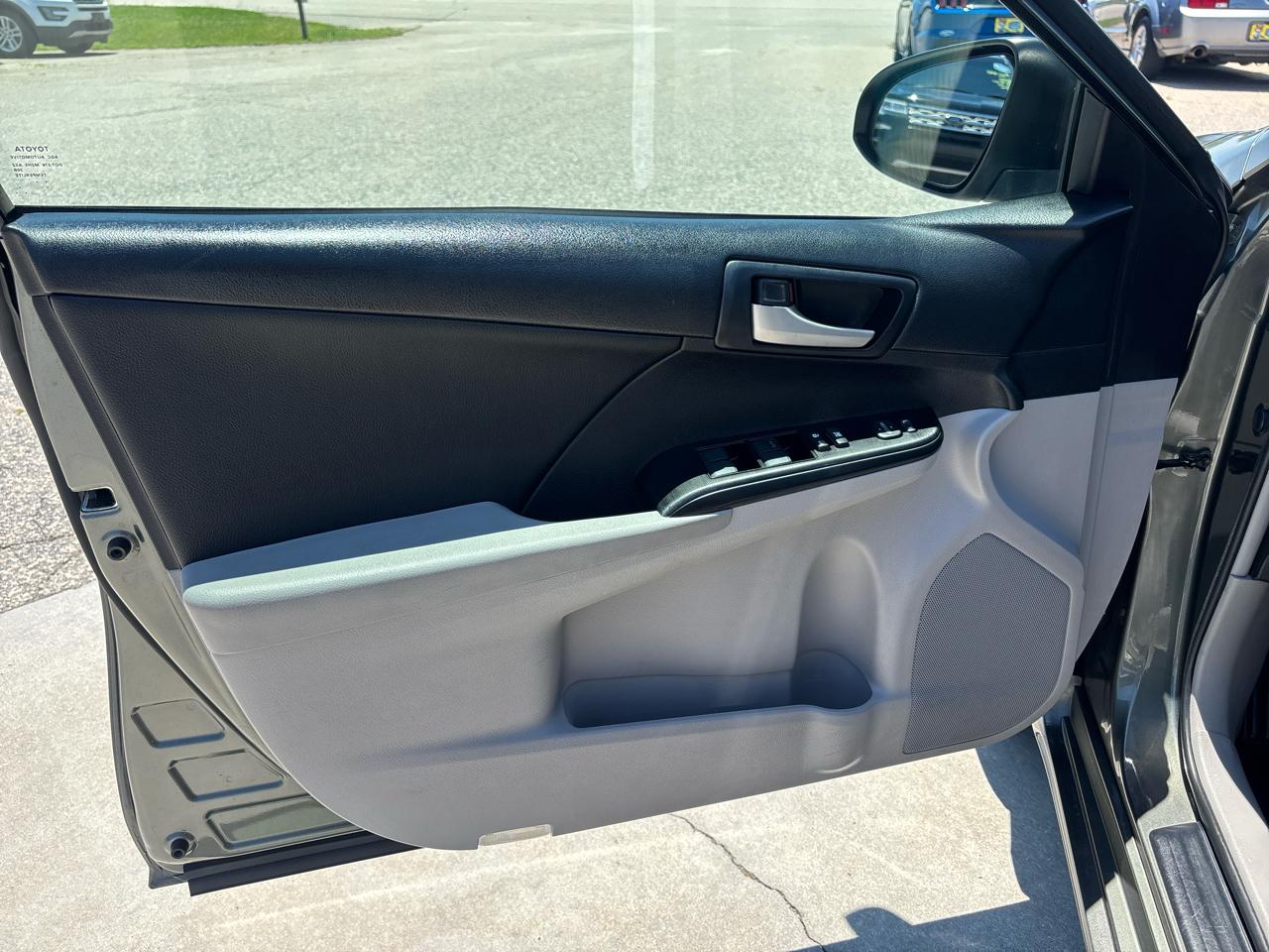 Toyota Camry LE 4D Sedan 2014