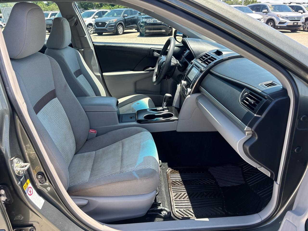 Toyota Camry LE 4D Sedan 2014