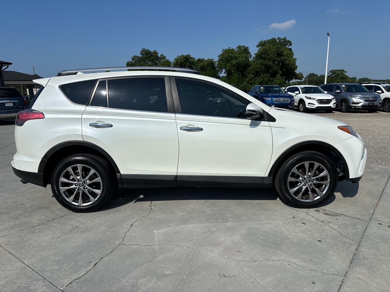 Toyota RAV4 Limited FWD (Natl) 2018