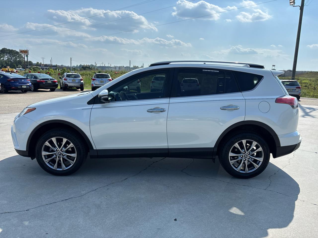 Toyota RAV4 Limited FWD (Natl) 2018