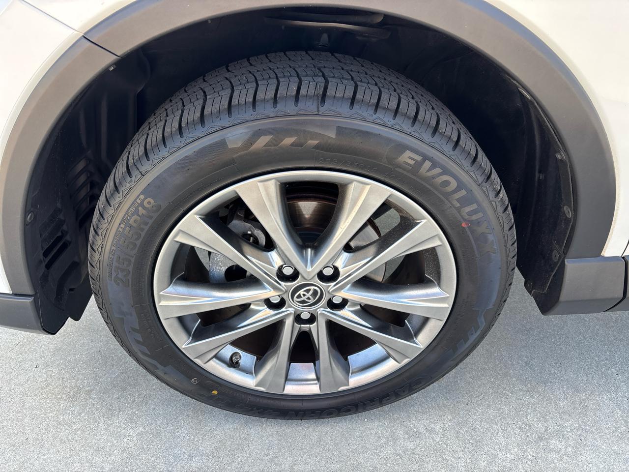 Toyota RAV4 Limited FWD (Natl) 2018