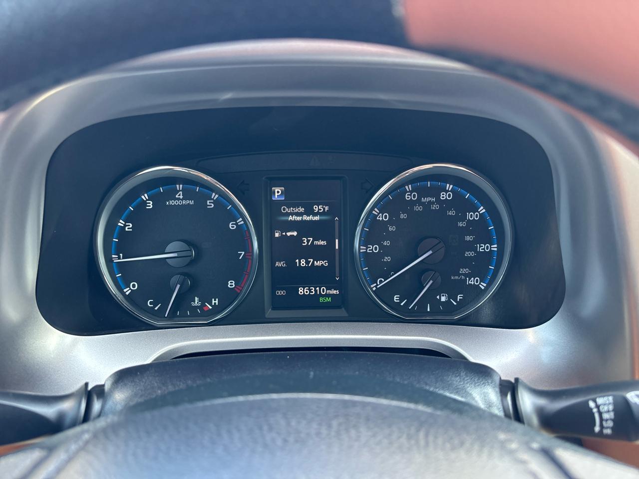 Toyota RAV4 Limited FWD (Natl) 2018
