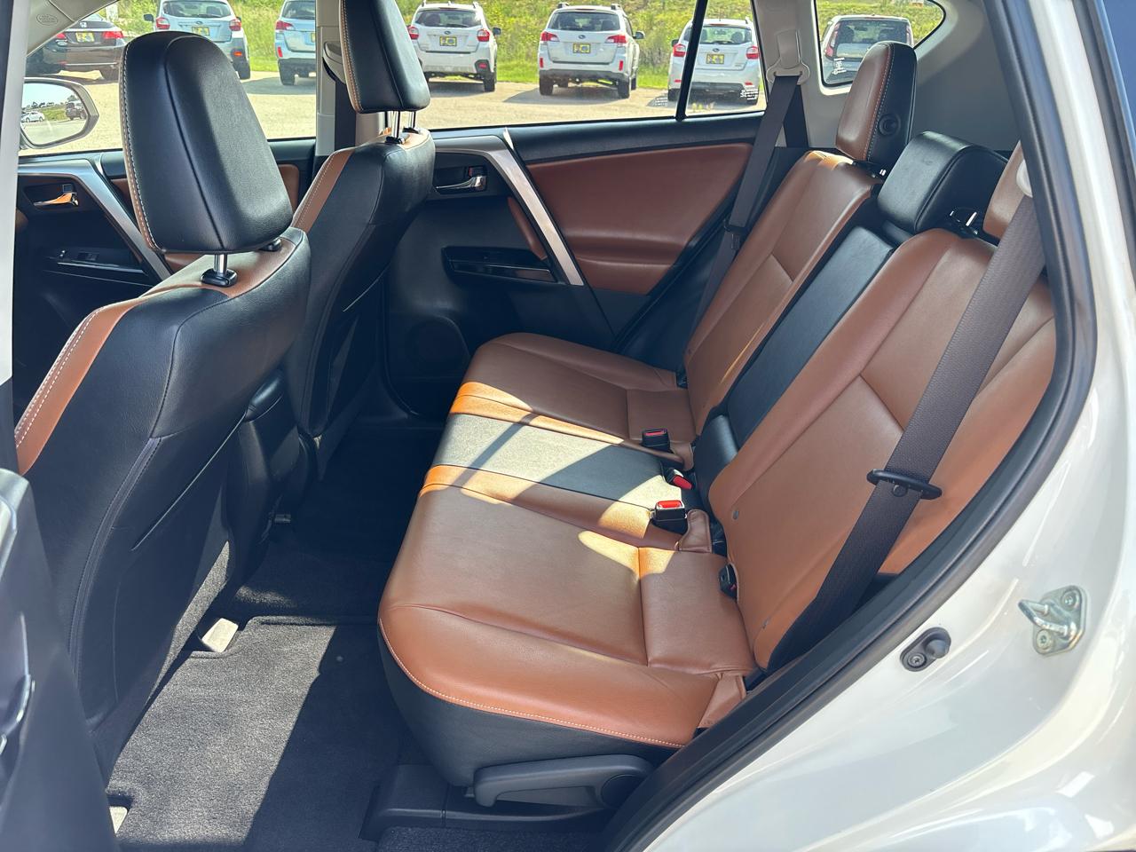 Toyota RAV4 Limited FWD (Natl) 2018