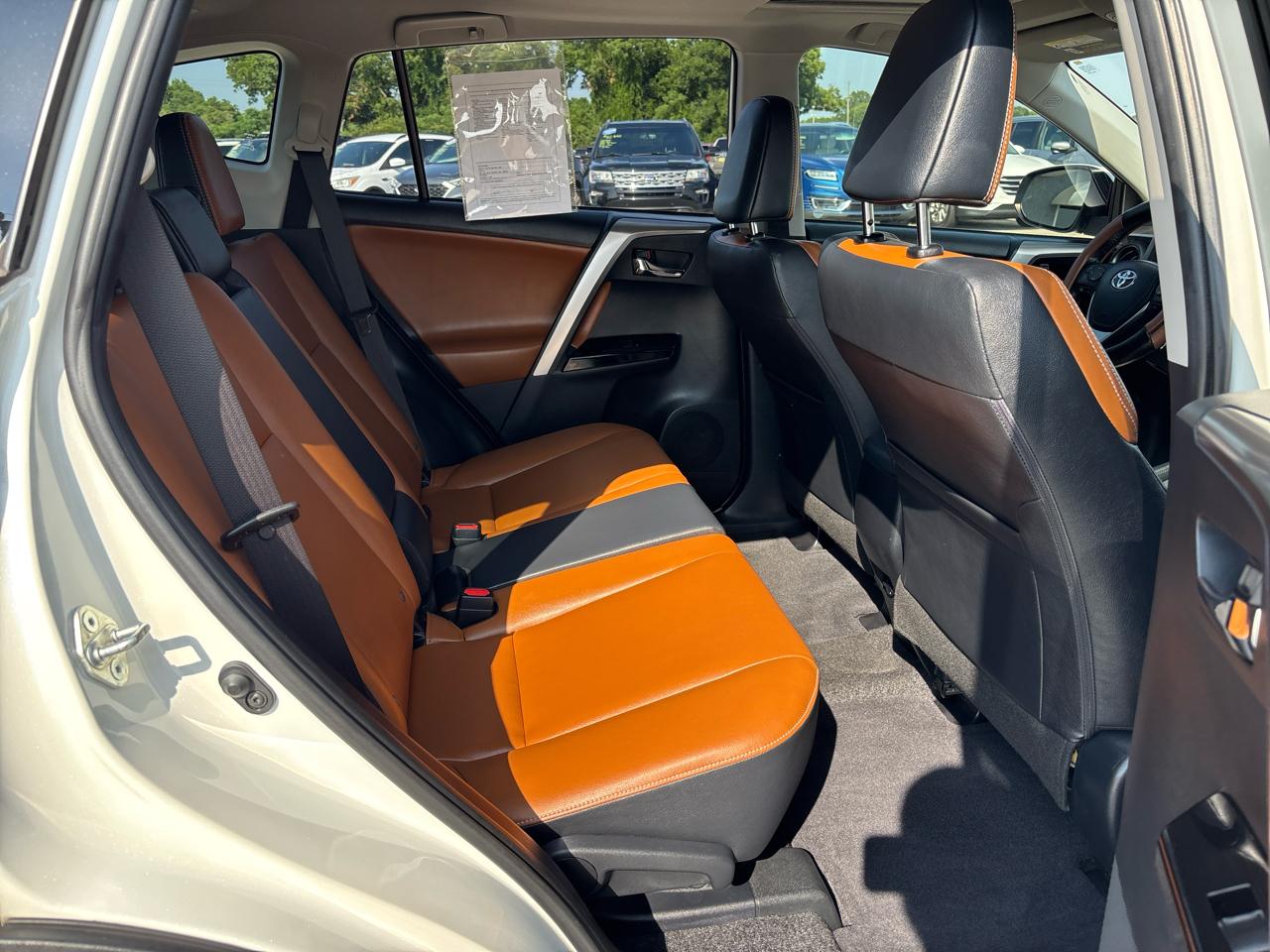 Toyota RAV4 Limited FWD (Natl) 2018