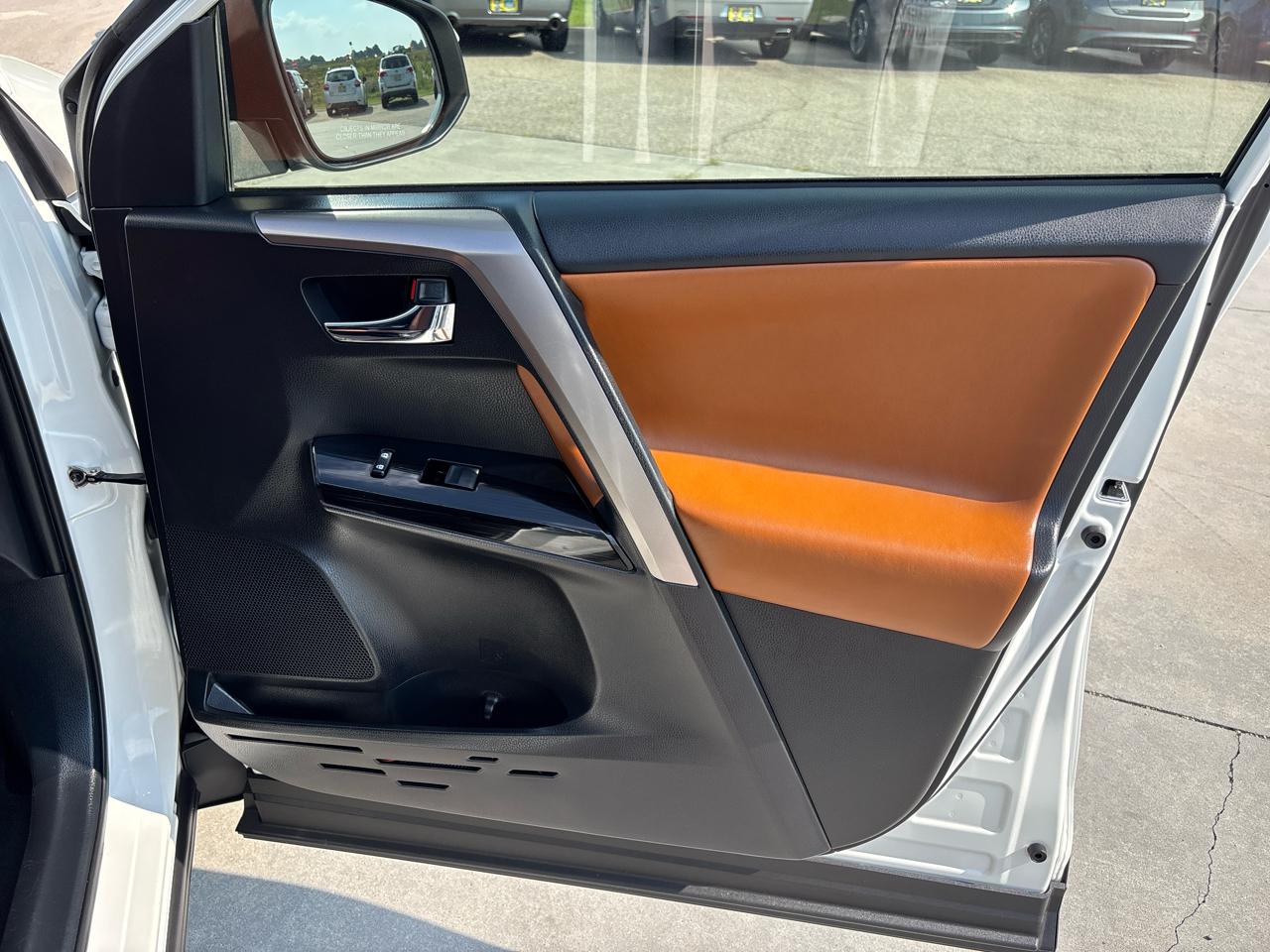 Toyota RAV4 Limited FWD (Natl) 2018