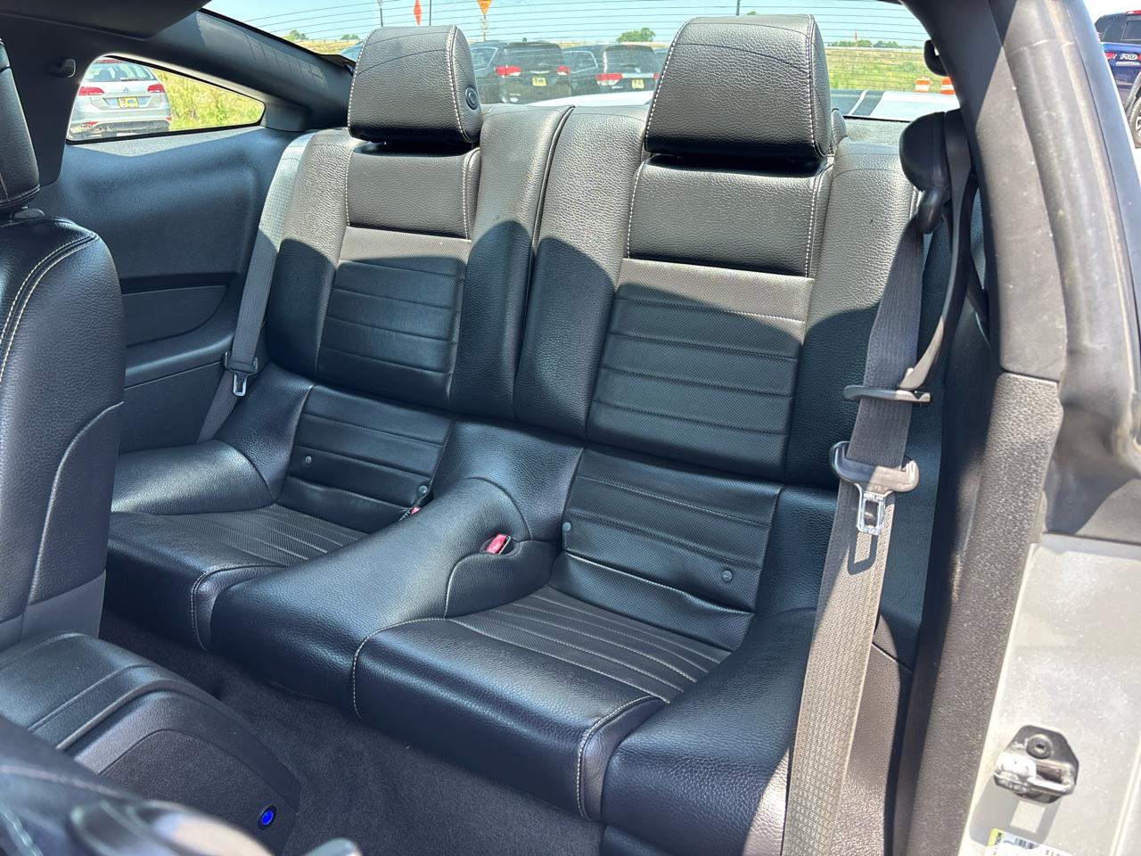 Ford Mustang 2dr Cpe GT 2012