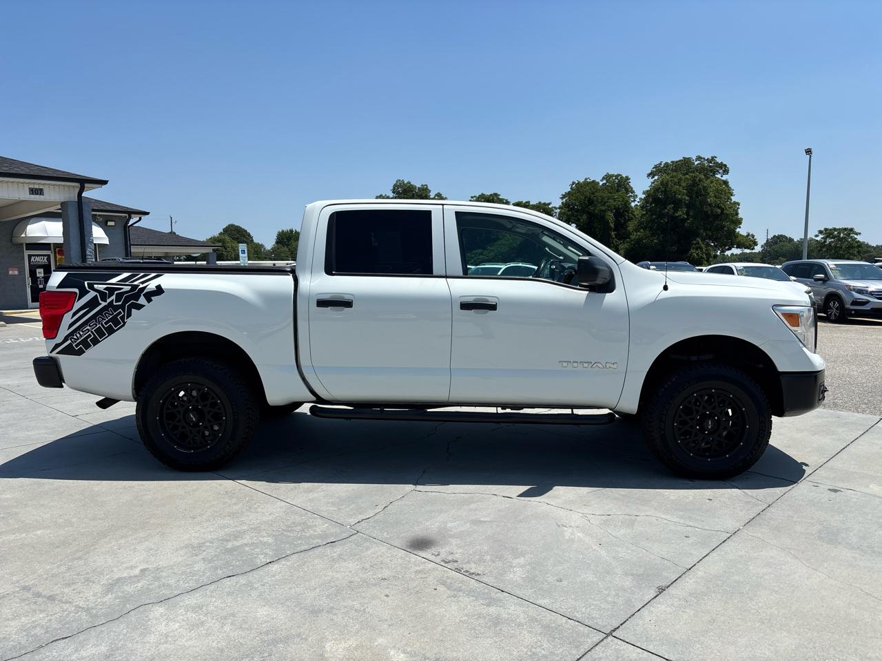 Nissan Titan 4x4 Crew Cab S 2019