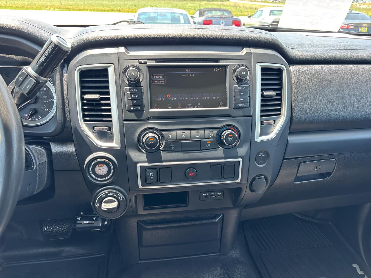 Nissan Titan 4x4 Crew Cab S 2019