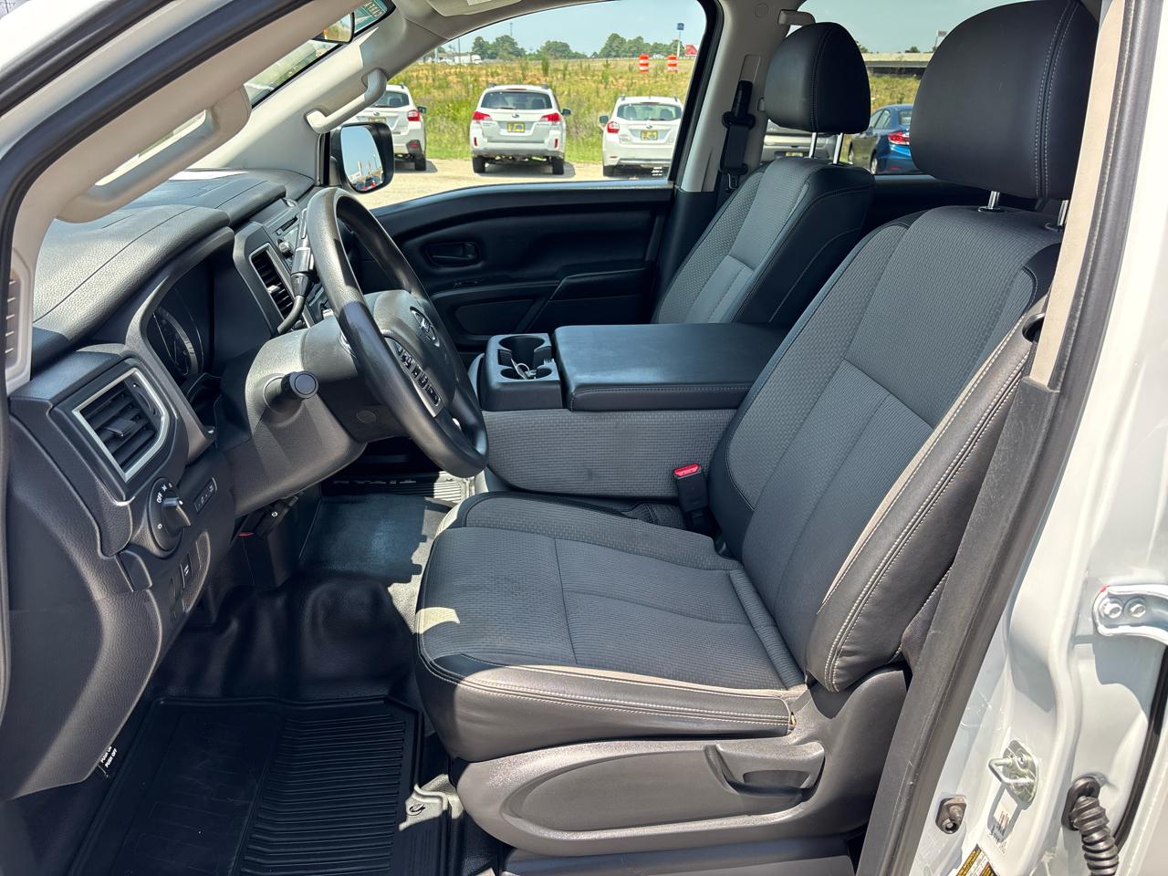 Nissan Titan 4x4 Crew Cab S 2019