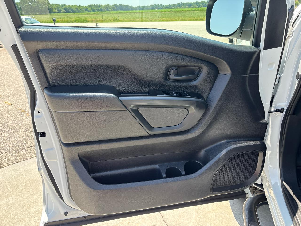 Nissan Titan 4x4 Crew Cab S 2019