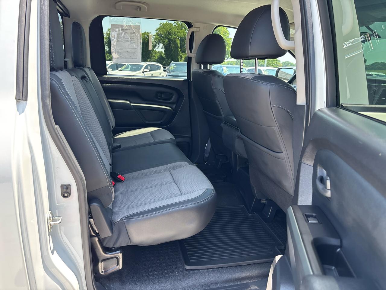 Nissan Titan 4x4 Crew Cab S 2019