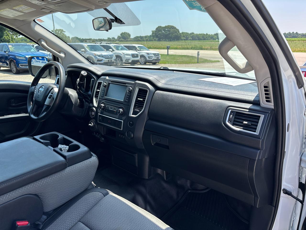 Nissan Titan 4x4 Crew Cab S 2019