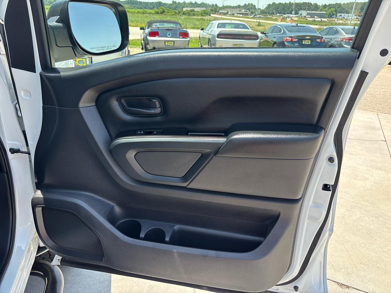 Nissan Titan 4x4 Crew Cab S 2019
