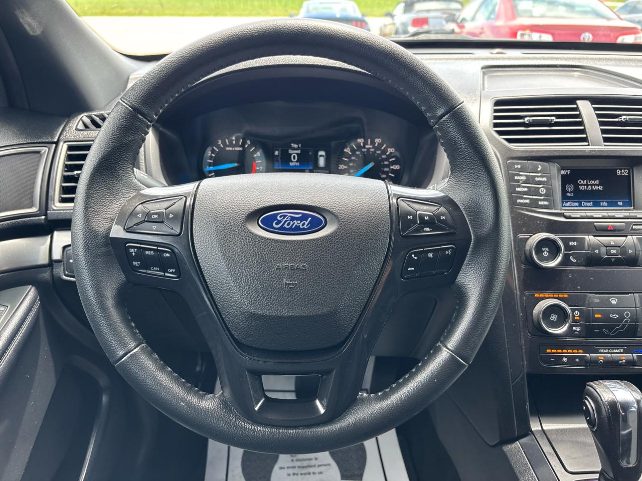 Ford Explorer XLT FWD 2018