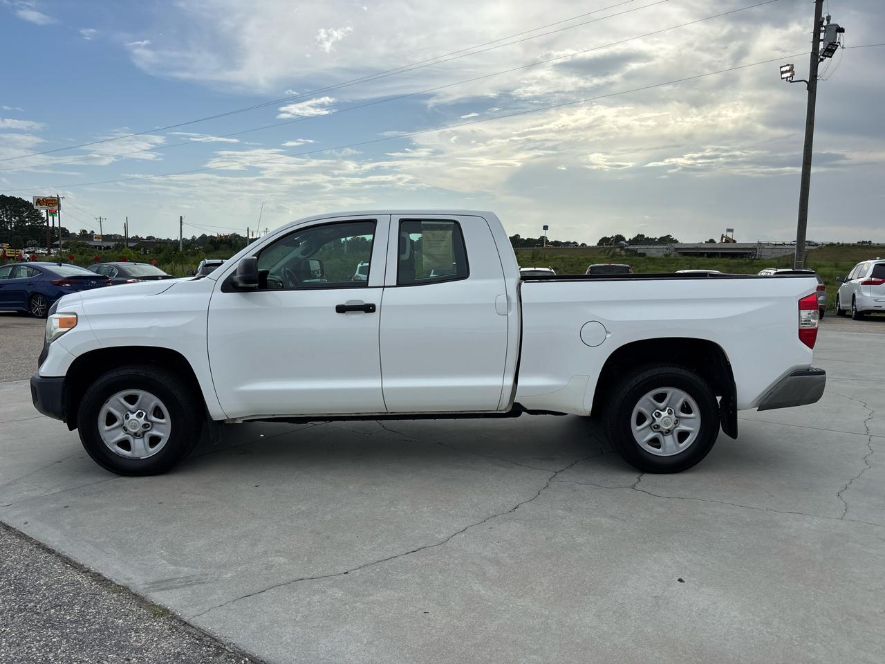 Toyota Tundra 2WD Truck Double Cab 4.6L V8 6-Spd AT SR5 (Natl) 2016