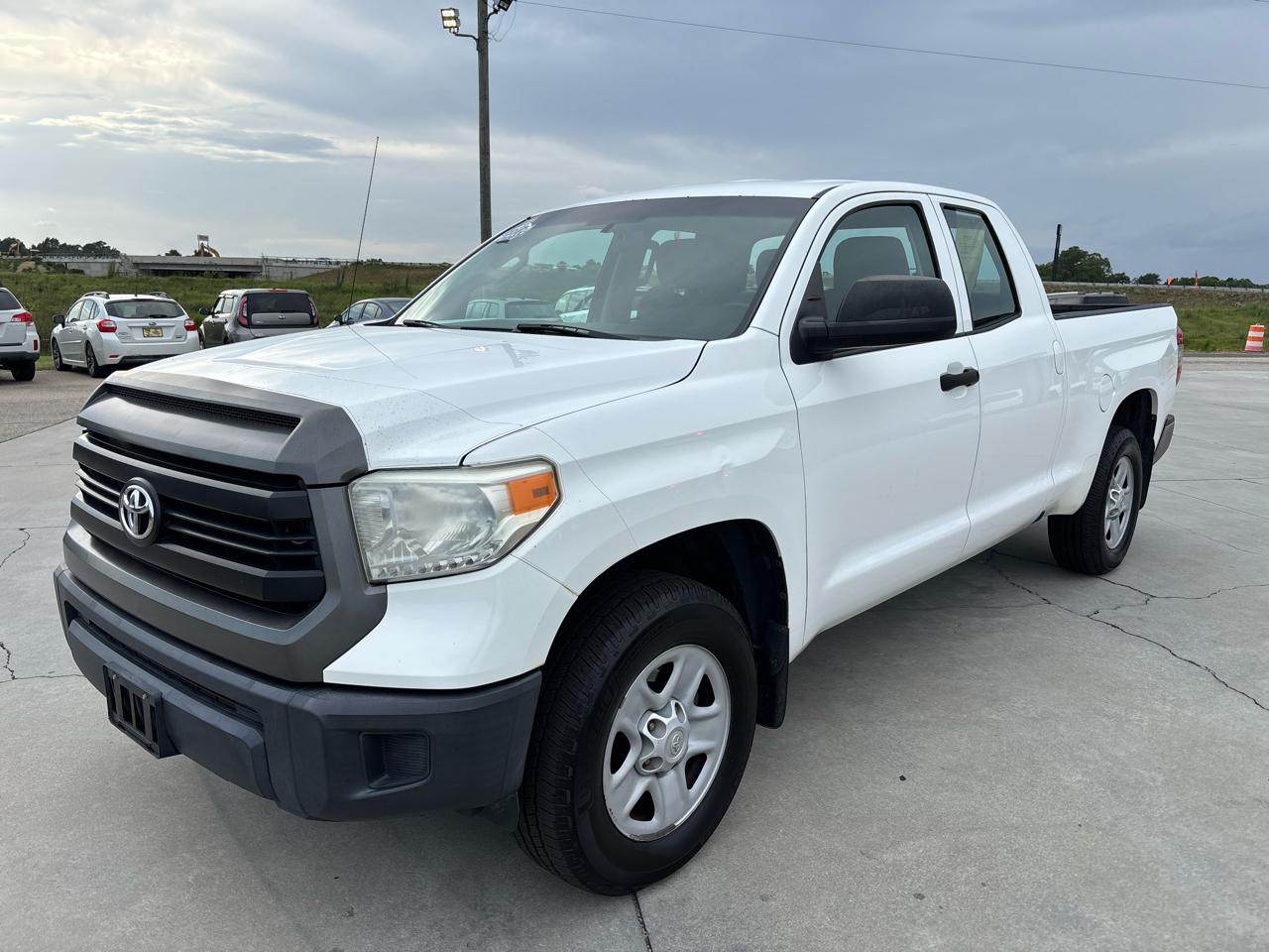 Toyota Tundra 2WD Truck Double Cab 4.6L V8 6-Spd AT SR5 (Natl) 2016