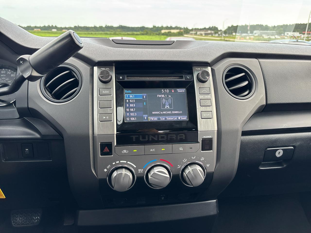 Toyota Tundra 2WD Truck Double Cab 4.6L V8 6-Spd AT SR5 (Natl) 2016