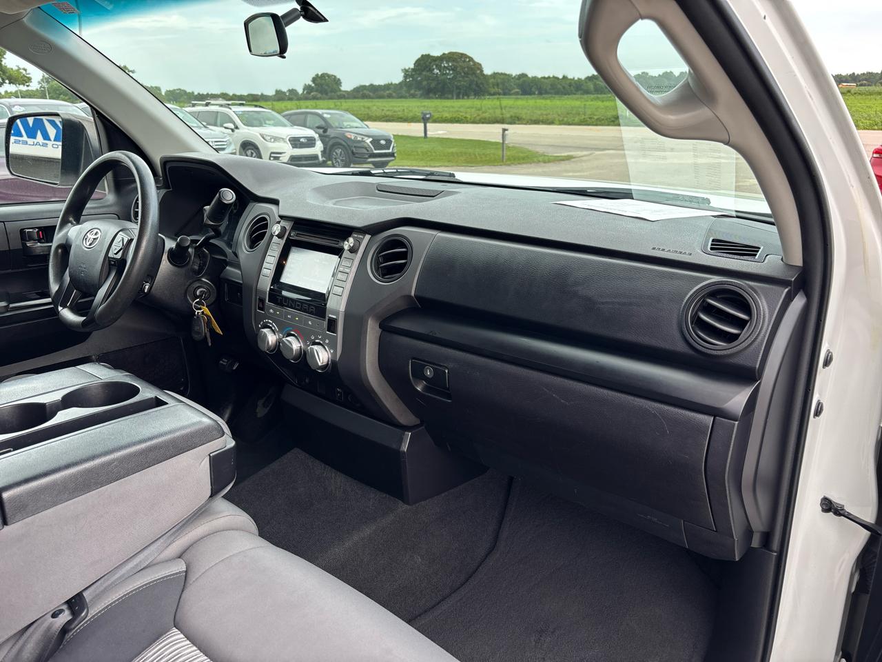 Toyota Tundra 2WD Truck Double Cab 4.6L V8 6-Spd AT SR5 (Natl) 2016