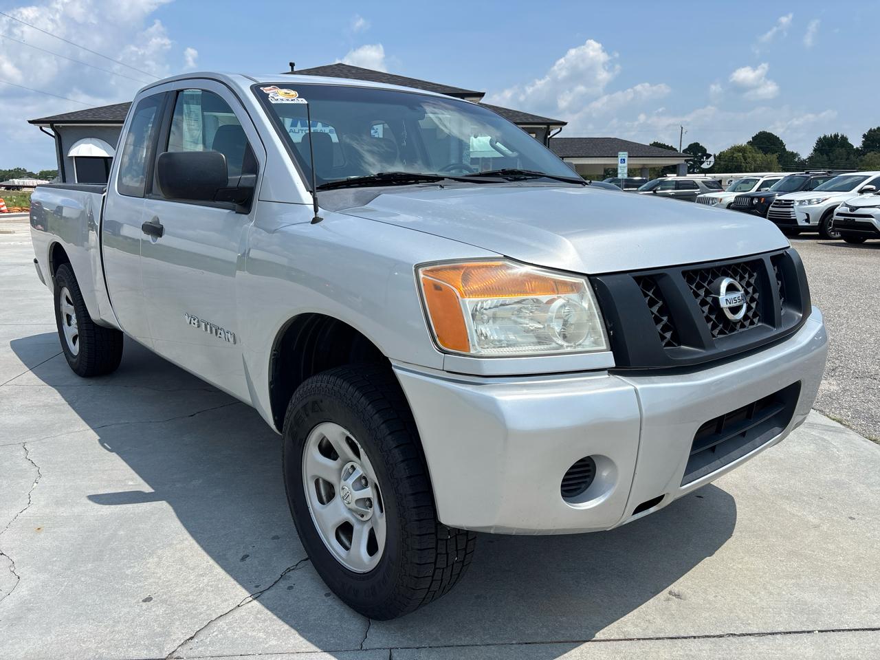 Nissan Titan 2WD King Cab SWB SV 2014
