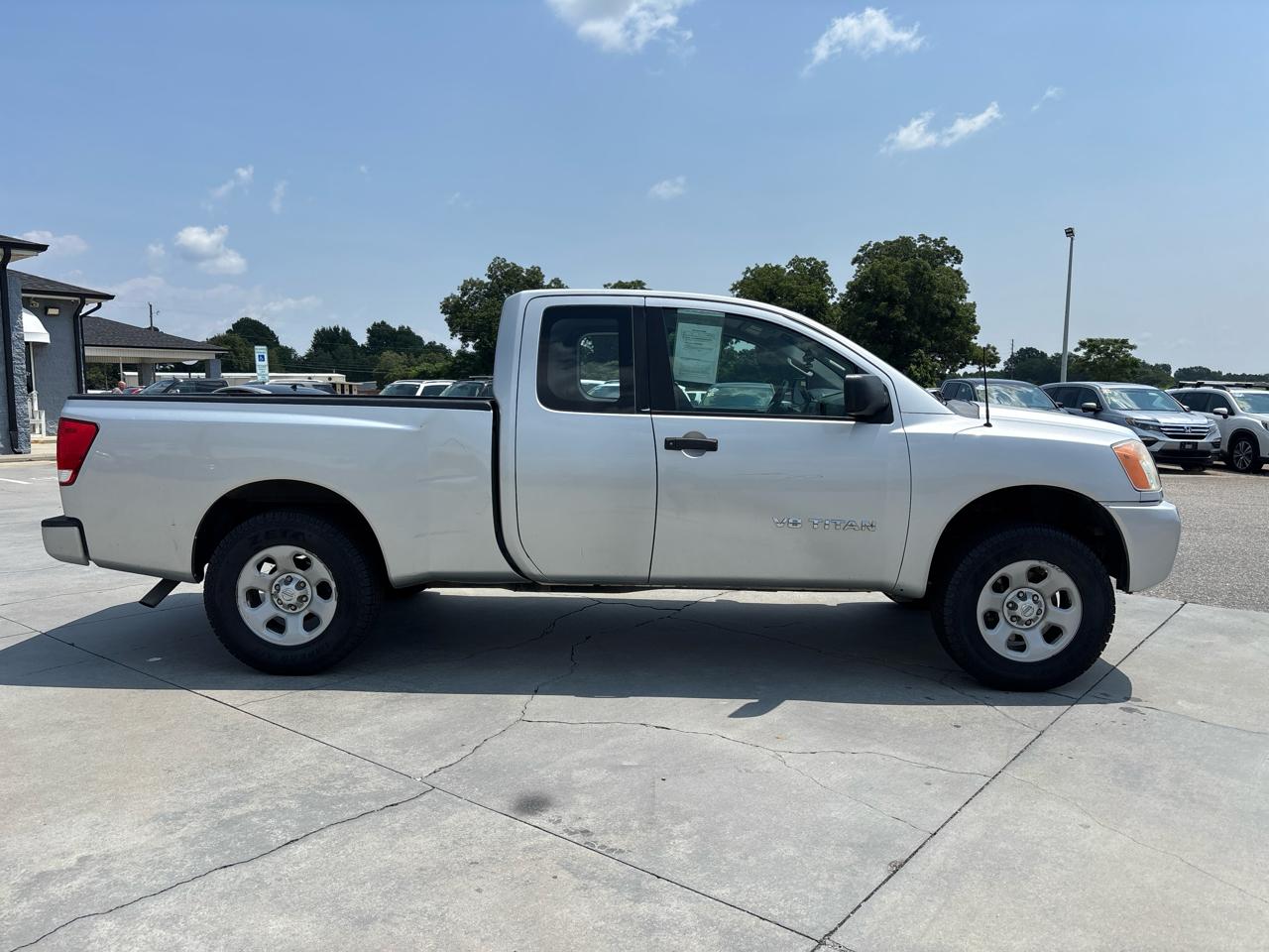 Nissan Titan 2WD King Cab SWB SV 2014