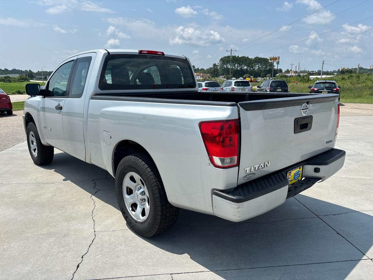 Nissan Titan 2WD King Cab SWB SV 2014