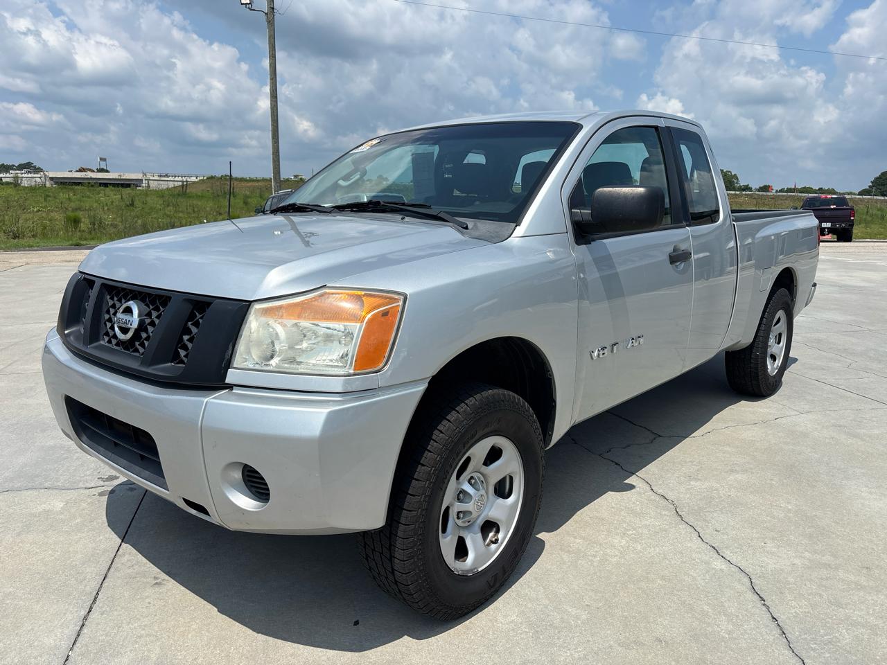 Nissan Titan 2WD King Cab SWB SV 2014