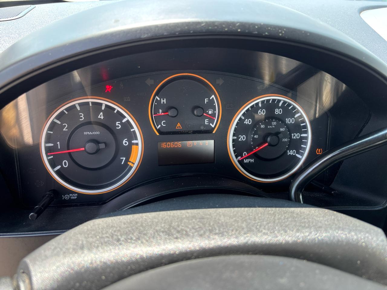 Nissan Titan 2WD King Cab SWB SV 2014