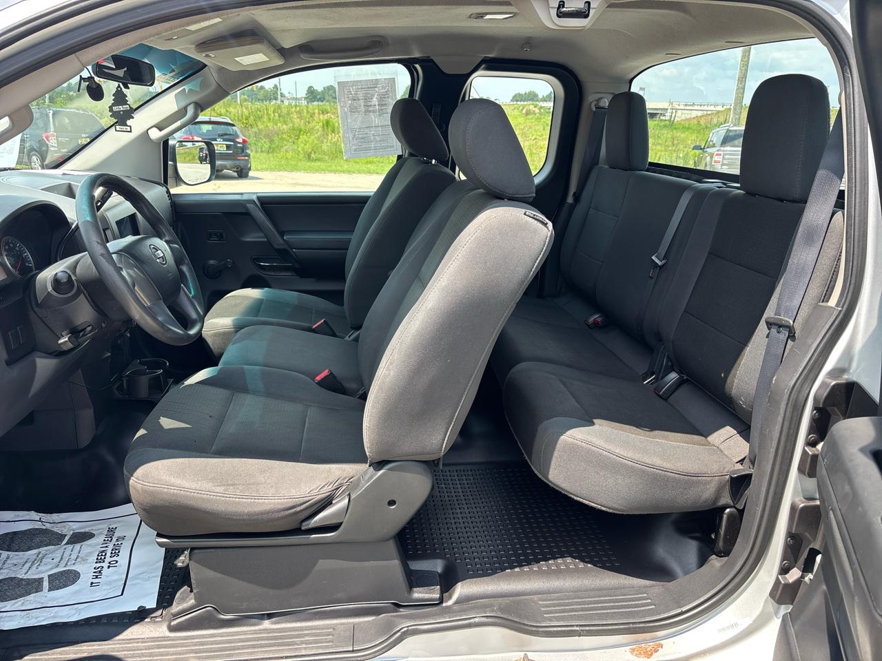 Nissan Titan 2WD King Cab SWB SV 2014